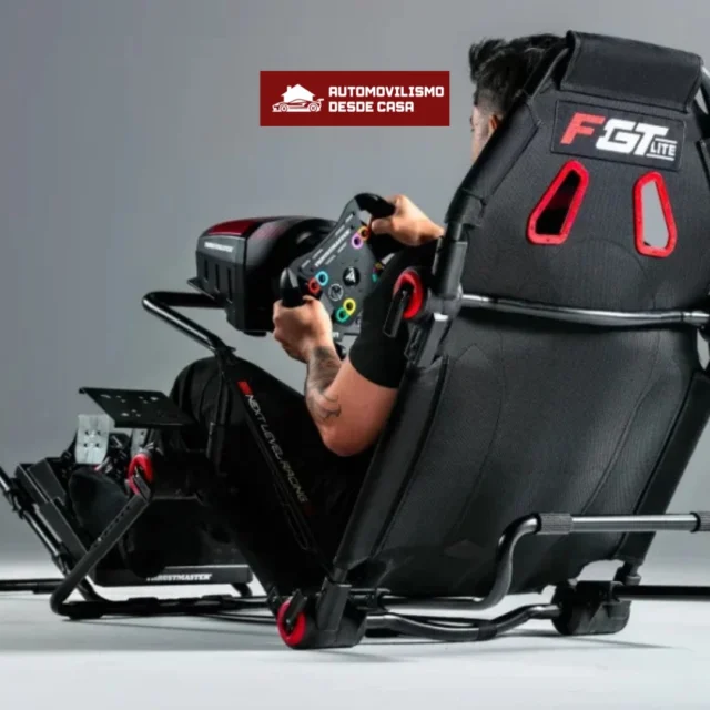 🛞💥 Realismo y versatilidad en cualquier espacio
El F-GT Lite es plegable, ligero y ajustable, ideal para quienes buscan una experiencia de simulación auténtica sin renunciar al espacio en casa.
Cambia fácilmente entre posición GT y Fórmula, disfruta de máxima comodidad y guarda tu cockpit en segundos cuando termines de correr